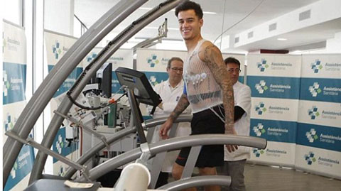 Hậu trường buổi kiểm tra y tế của Coutinho tại Barca