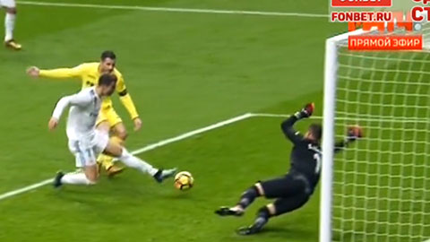 Ronaldo bỏ lỡ không tưởng ở cự ly cực gần (Real Madrid 0-0 Villarreal)