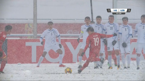 Ngất ngây với pha đá phạt kinh điển của Quang Hải vào lưới U23 Uzbekistan