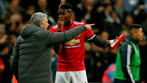 Vì sao Mourinho nổi điên và thay Pogba sớm trong trận thua Tottenham?