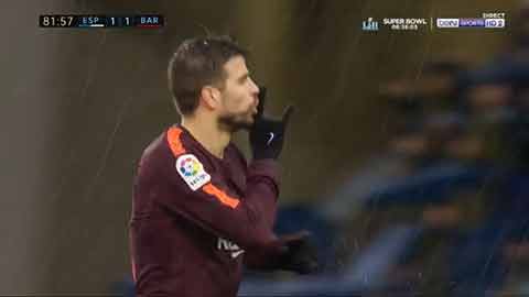 Pique bật cao đánh đầu tung lưới (Espanyol 1-1 Barcelona)