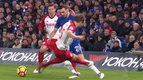 Pha vào bóng ác ý của cầu thủ West Brom với Zappacosta