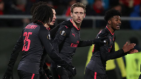 Arsenal thắng đậm dù thiếu Aubameyang