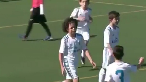 Con trai Marcelo lập hat-trick cho đội U9 Real