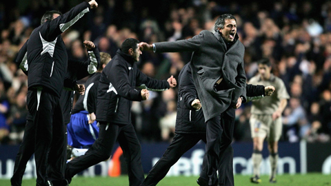 14 năm trước, Mourinho sướng phát điên khi Porto vượt qua M.U