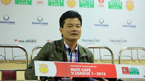 HLV Văn Sỹ không bất ngờ khi sân Thiên Trường thành chảo lửa