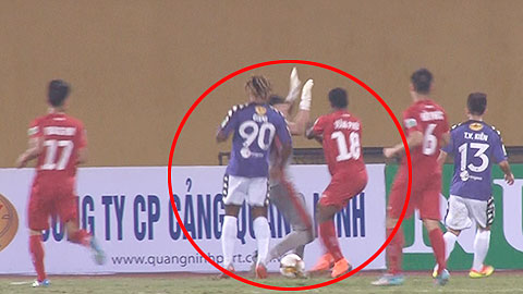 CLB Hải Phòng suýt phải trả giá sau sai lầm hài hước