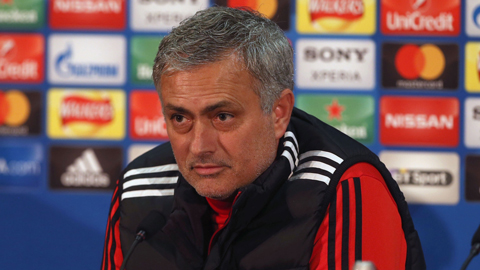 Mourinho: De Boer là HLV tệ nhất lịch sử Ngoại hạng Anh