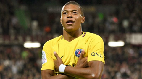 Mbappe biến cả thủ môn lẫn cầu thủ Nice thành gã hề