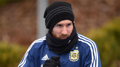 Messi bỏ lỡ trận giao hữu Argentina vs Tây Ban Nha