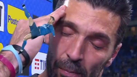 Đâu đâu cũng thấy cú xe đạp chổng ngược của Ronaldo