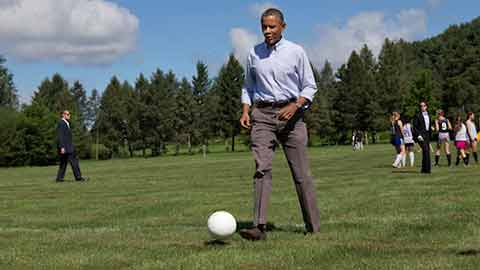 Khi người nổi tiếng xử lý bóng miễn chê