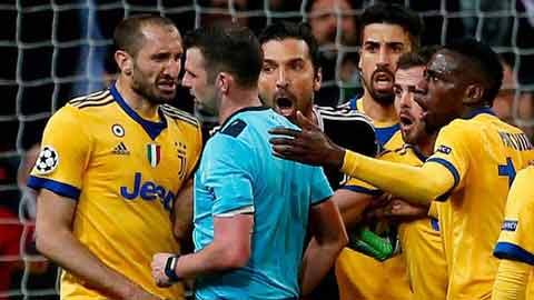 Chiellini tố Real dùng tiền mua quả penalty