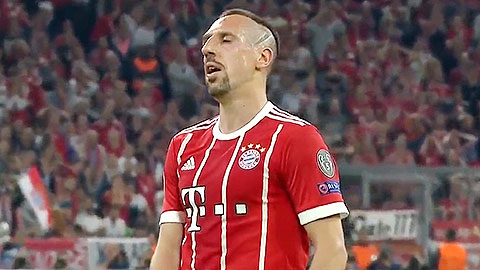 Ribery xử lý vụng về như cầu thủ nghiệp dư