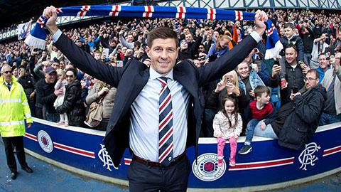 Đông nghịt CĐV Rangers đón chào Gerrard