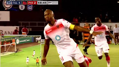 Drogba 40 tuổi đá phạt ghi bàn từ khoảng cách gần 40m