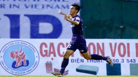 Tuyệt phẩm đánh đầu của Tiến Linh đẹp nhất vòng 20 V.League