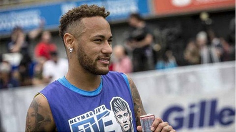 Neymar ghi bàn đẹp mắt khi so tài với bạn