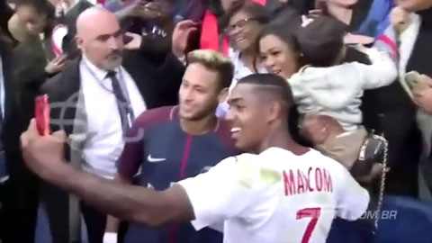 Malcom từng xin selfie với Neymar