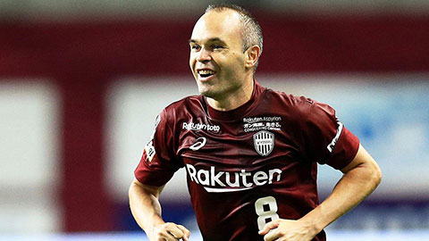 Iniesta xoay người siêu đẳng ghi bàn đầu tiên tại giải Nhật Bản