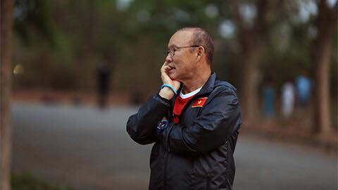 HLV Park Hang Seo trầm tư vì chưa tìm được sân tập cho Olympic Việt Nam
