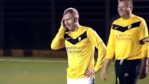 Paul Scholes lại lập tuyệt phẩm sút xa