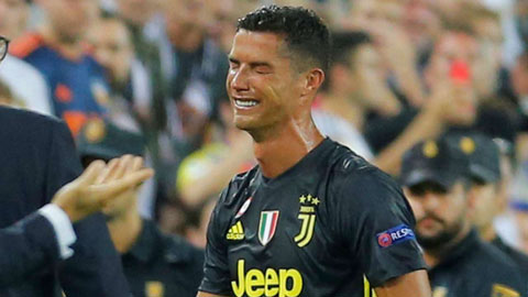 Ronaldo trở về Italia sau đêm khủng hoảng tại Valencia