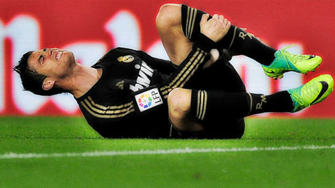 25 pha ăn vạ nổi tiếng trong bóng đá