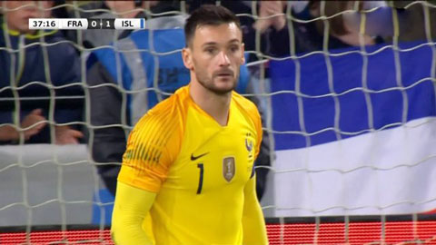 Hugo Lloris cản phá điên cuồng làm nản lòng chân sút của ĐT Iceland