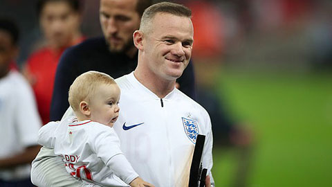 Nước mắt Rooney trong trận cuối cùng với ĐT Anh