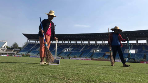 ĐT Việt Nam có nguy cơ phải chơi “tiqui taca” trên mặt sân ổ gà?