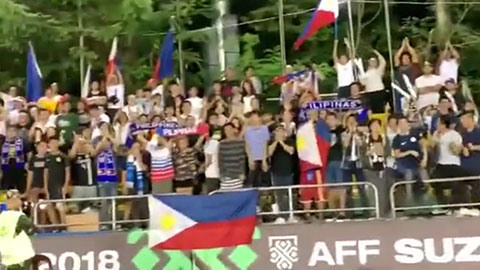 CĐV Philippines vỗ tay khen ngợi tuyển Việt Nam sau trận