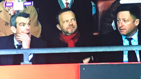 Ông chủ Ed Woodward lắc đầu khi M.U khởi đầu tệ hại trước Southampton