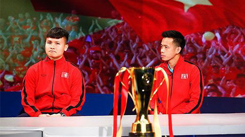 Văn Quyết, Quang Hải nghẹn ngào chia sẻ về nỗi nhớ gia đình