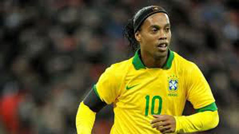 Ronaldinho lại khoe kỹ thuật ghi bàn tuyệt hay