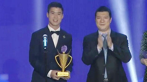 Hình ảnh Duy Mạnh cắm cờ trên tuyết đoạt giải ấn tượng năm 2018