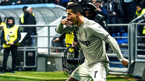 Ronaldo ăn mừng kiểu Dybala sau khi ghi bàn vào lưới Sassuolo