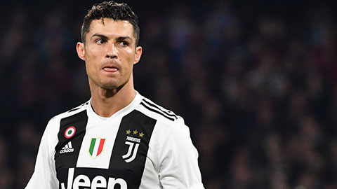 Cáu tiết, Ronaldo quát HLV Allegri ở trận thắng Napoli