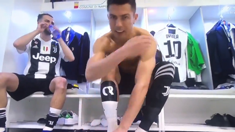Ronaldo không cho quay phim trong phòng thay đồ Juve 