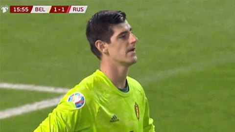 Courtois mắc sai lầm không chấp nhận được khiến Bỉ nhận bàn thua