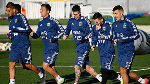 Messi tập cùng Argentina lần đầu tiên kể từ sau World Cup