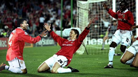 Jesse Lingard chế ảnh ăn mừng cùng HLV Solskjaer năm 1999