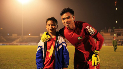 5 pha cứu thua đỉnh nhất vòng 5 V.League: Nguyên Mạnh phản xạ như De Gea