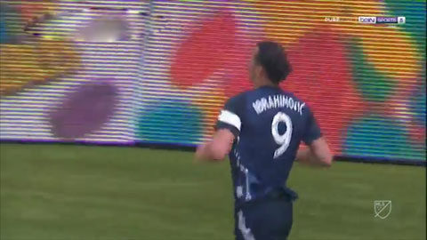 Ibrahimovic lại đánh đầu ghi bàn đẹp mắt cho LA Galaxy