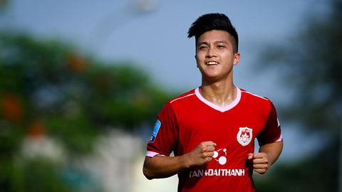 Cầu thủ Việt kiều Martin Lo lại ghi bàn đẹp mắt giúp Phố Hiến giành chiến thắng