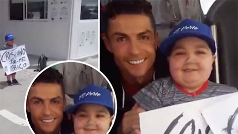 Ronaldo yêu cầu dừng xe bus để mời fan nhí lên chụp ảnh