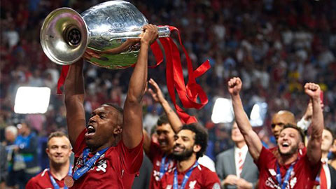 Cầu thủ đầu tiên vô địch Champions League với 2 CLB Anh mà không ra sân phút nào