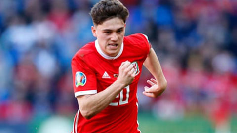 CĐV M.U phát cuồng trước pha đi bóng của tân binh Daniel James