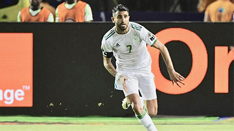 BLV sướng phát khóc khi Mahrez ghi bàn phút bù giờ cuối cùng cho Algeria