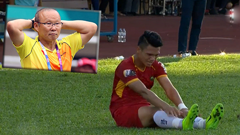 HLV Park Hang Seo đau đớn nhìn trò cưng ngã gục trên sân